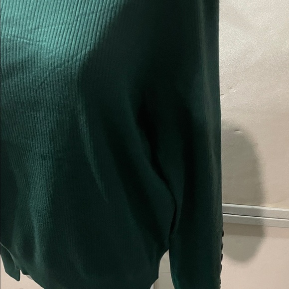 Givenchy scarf elegant Green Sweater with Button Detail and matching skirt 3 pcs - Picture 8 of 13